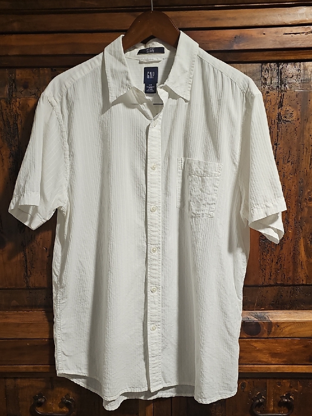 GAP Men’s Short-Sleeve Button-Down Cotton Shirt in Off-White